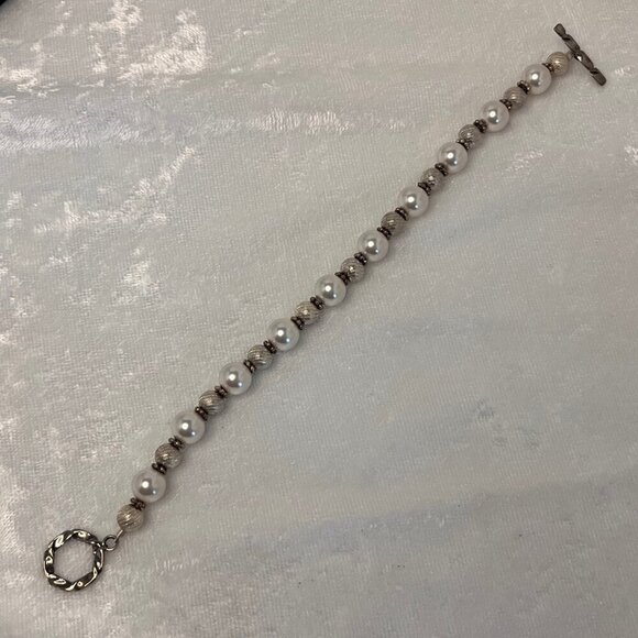 Costume Silver & Pearl Bracelet - Picture 3 of 3